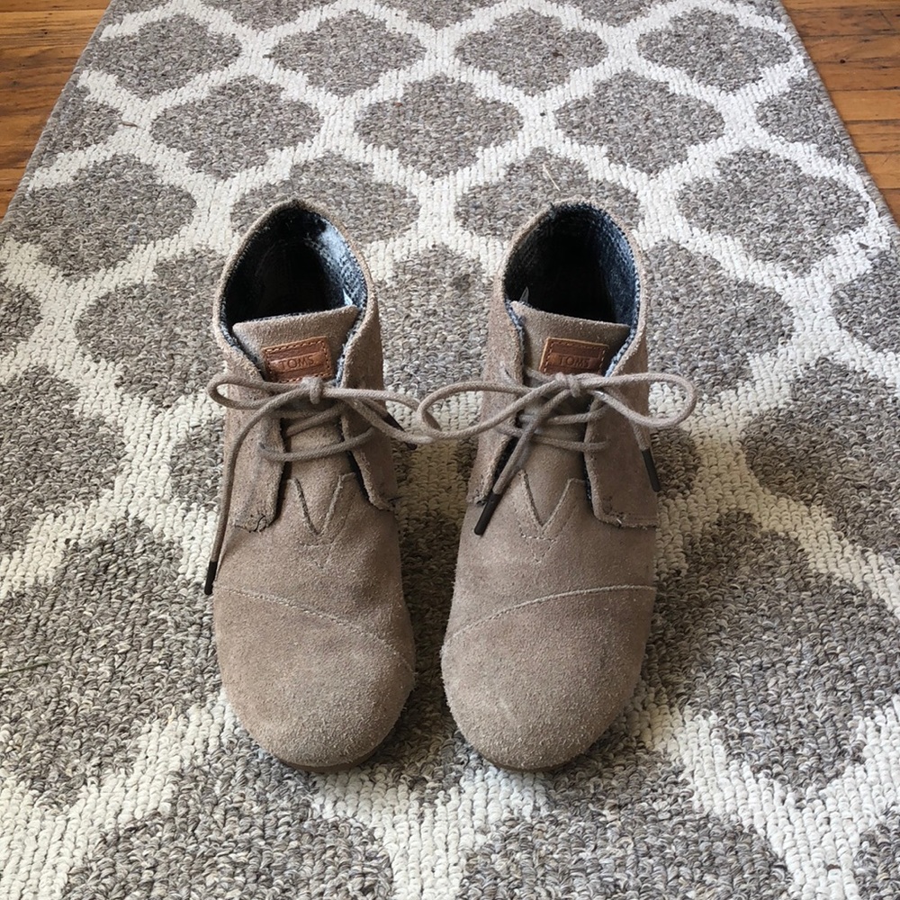 Toms Suede Wedges